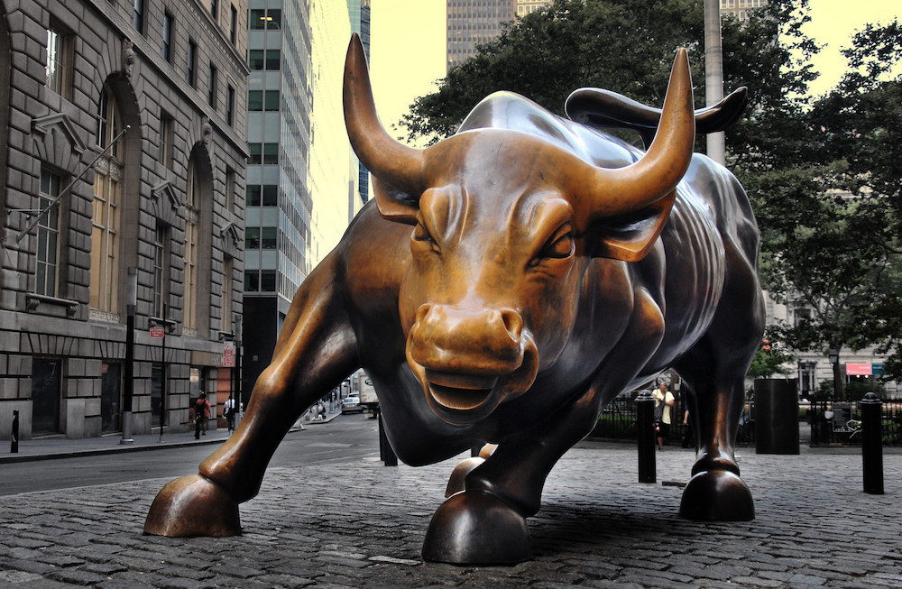 The bull sculpture on Wall Street. Photo by Sam Valadi.